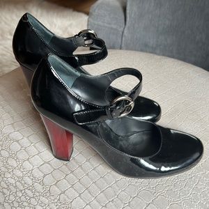 Nine West Mary Jane heels